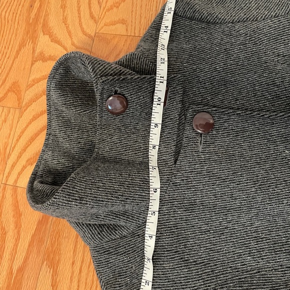Gray wool long coat in size Medium - Picture 6 of 10